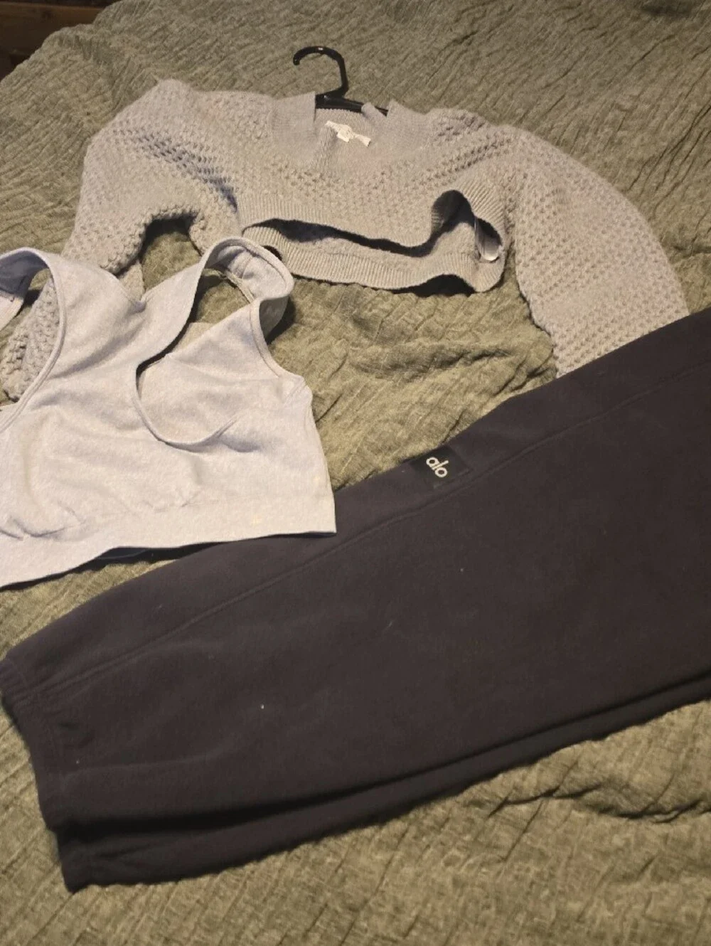 Womens Soft Like New Alo oggers With Crop & Sports Bra
